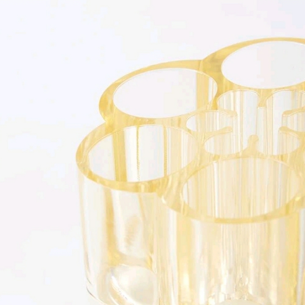 Acrylic Makeup holder. - Picture 14 of 16
